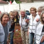 Eine Runde fröhlicher OMAS GEGEN RECHTS