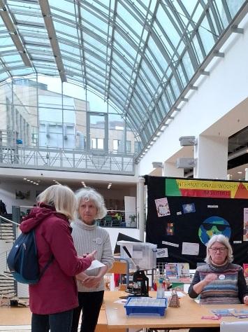 Info-Stand in der Zentralbibliothek