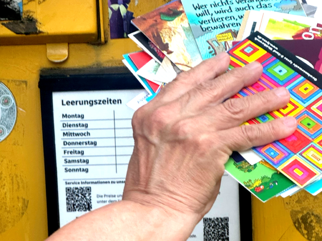 650 Botschaften: Essener OMAS fordern Prüfung rechtsextremer Parteien