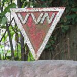 VVN-Logo aus den 1950er-Jahren (Foto vom Oktober 2018)
